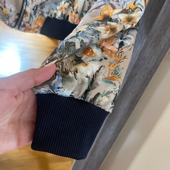 Floral bomber jacket - Picture 7 of 9